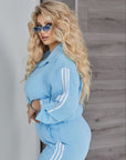Комплект ризa и pants от cotton и polyester, модерен дизайн, изображение на елегантен комплект за ежедневна облеклâане.