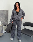 Everyday hooded set made from viscose, cotton and elastane, suitable for everyday use, image of comfortable set.