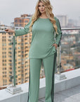 Комплект от рипсена Fabric със linen ти, polyester, lycra и nylon, подходящ за ежедневна носия.