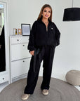 Corduroy set with viscose, cotton and elastane, shown in the image, comfortable and stylish for everyday wear.