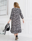 Crepe dress with ruffles  на YR, polyester, lycra и nylon, с ефектни волани, изображена в снимката.