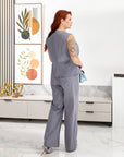 Set of vest and trousers  от polyester и viscose, с моден дизайн, показан в изображението.