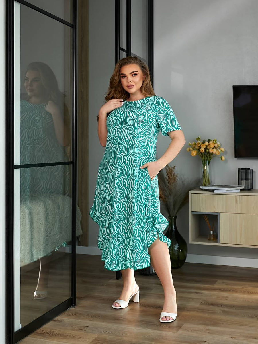 Loose-fitting dress with ruffles