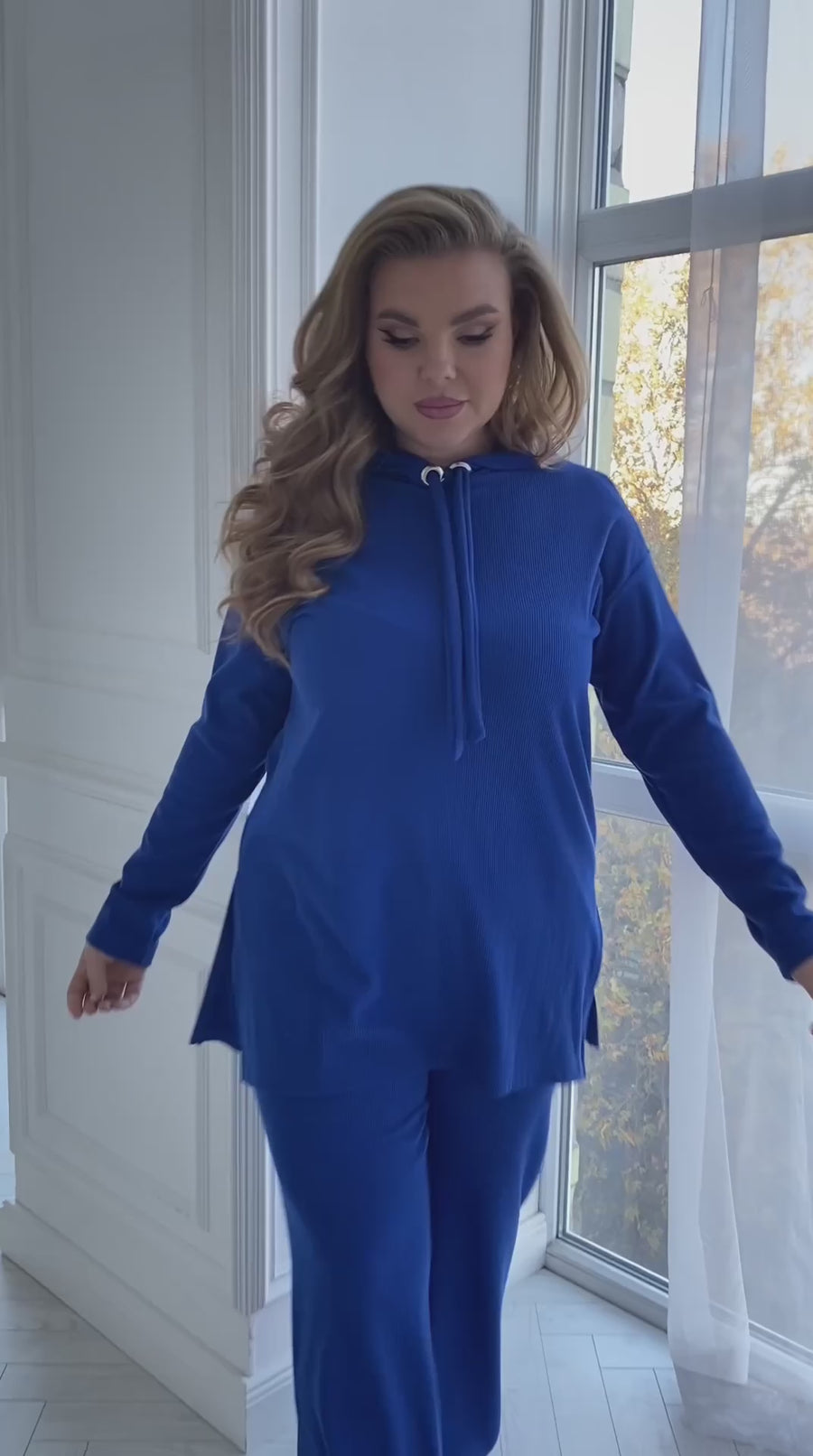 Set cu pantaloni cu picioare largi