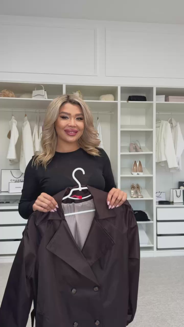 Krátky zákopový kabát s pásom