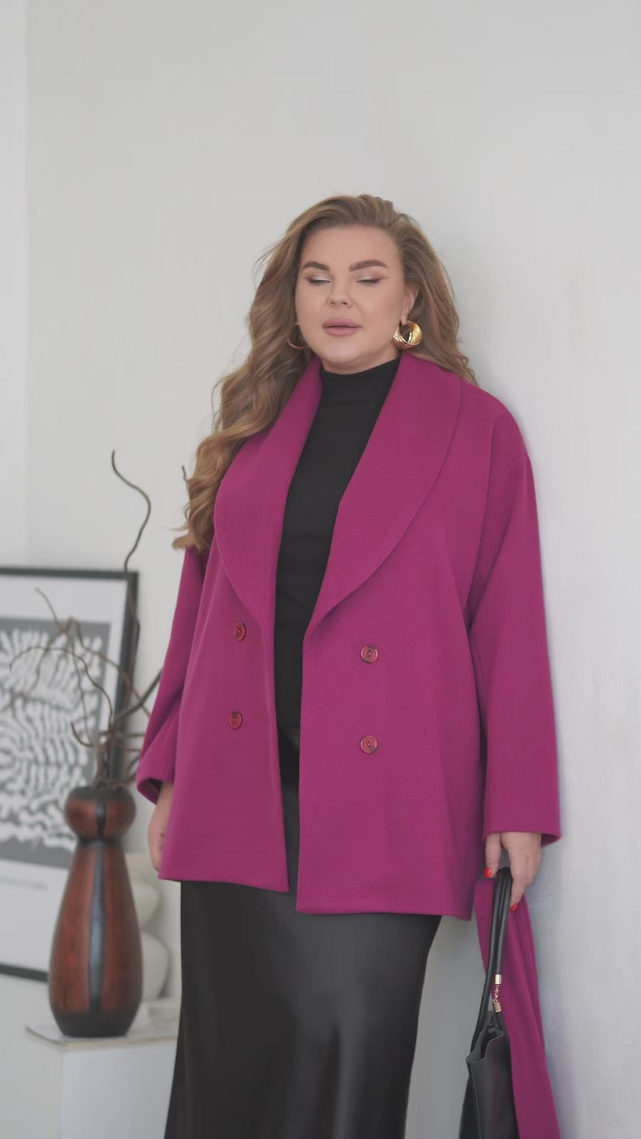 Krótki płaszcz z paskiem