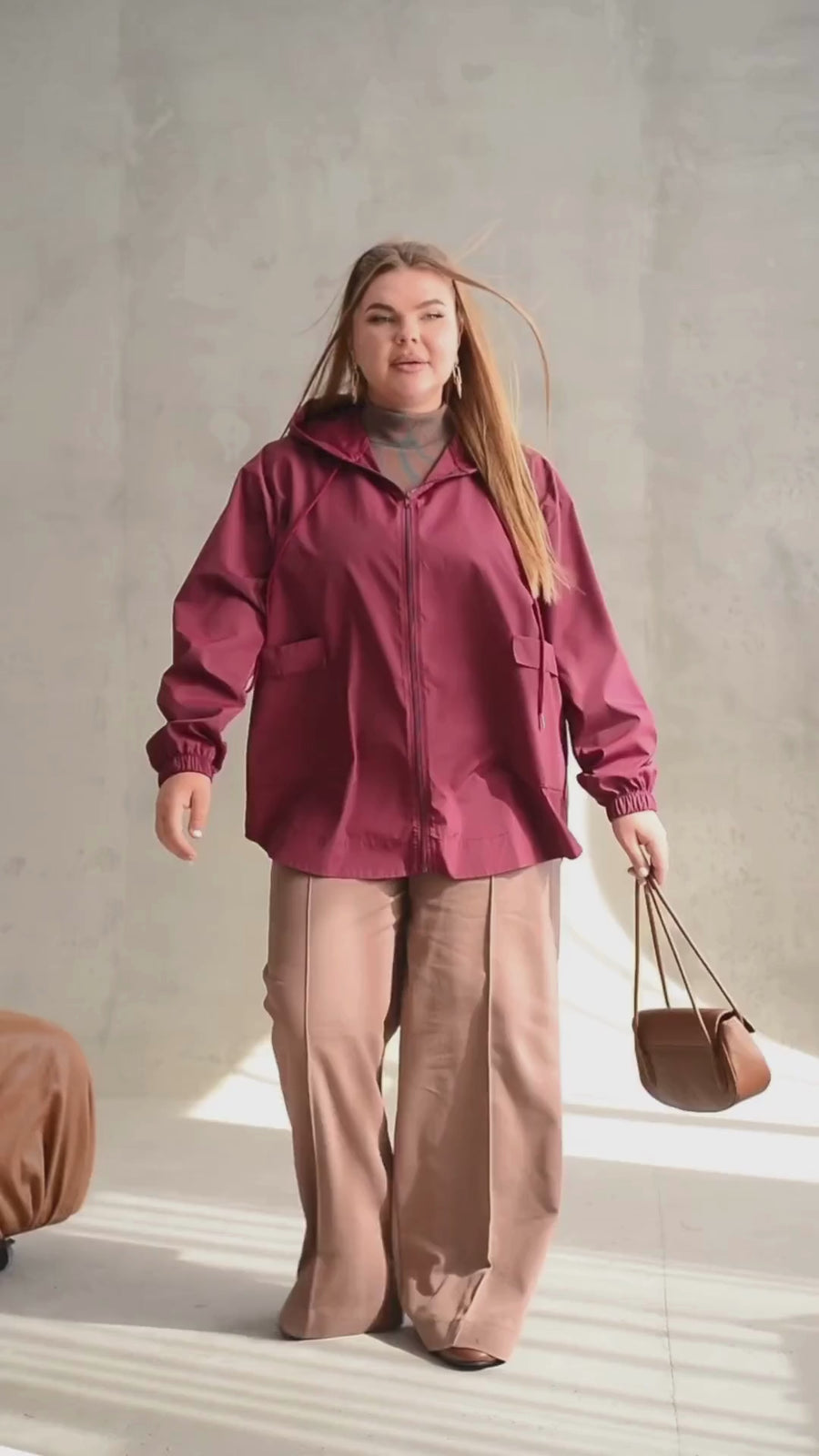 Kurtka z kapturem z kieszeniami