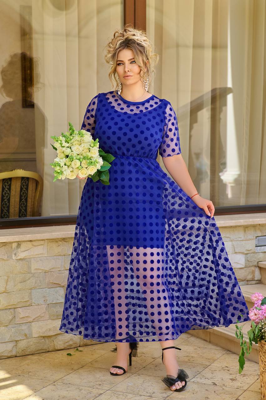 Long dress made of mesh
